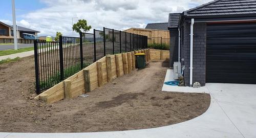 No privacy to the utility area of the house for bins & clothesline